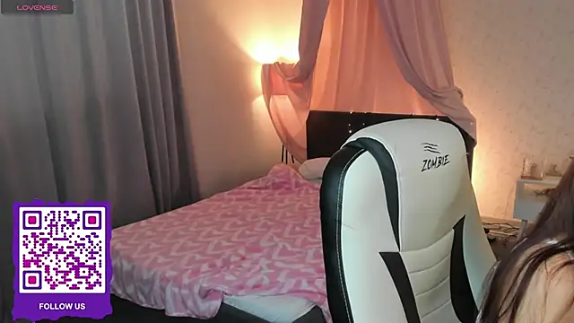 boozekirs  online show from 13, 9, 2025