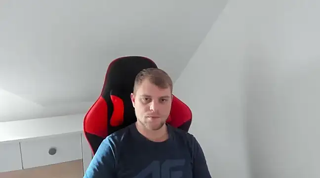 Snapshot of Kozik1992 chatting on 19, 2, 2025 Kozik1992 online show from 19, 2, 2025