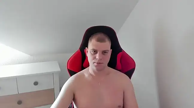 Snapshot of Kozik1992 chatting on 2, 3, 2025 Kozik1992 online show from 2, 3, 2025