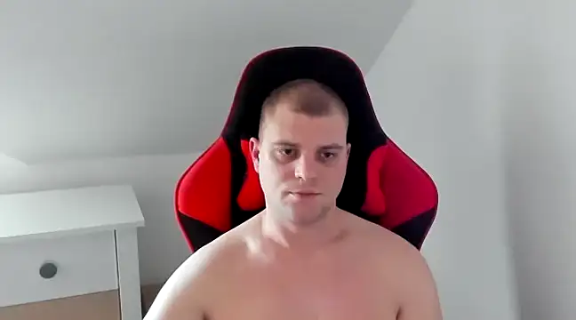 Snapshot of Kozik1992 chatting on 3, 3, 2025 Kozik1992 online show from 3, 3, 2025