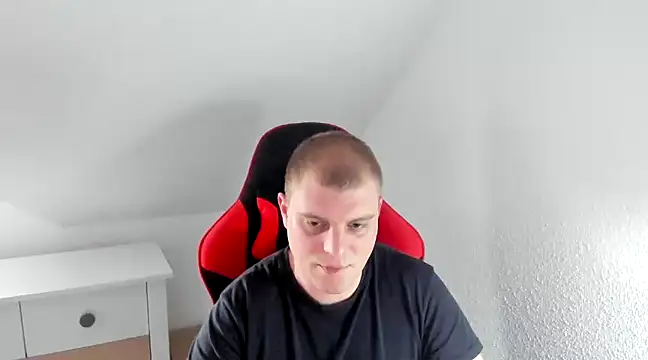 Snapshot of Kozik1992 chatting on 17, 3, 2025 Kozik1992 online show from 17, 3, 2025