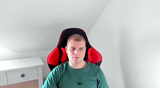 Snapshot of Kozik1992 chatting on 19, 3, 2025 Kozik1992 online show from 19, 3, 2025