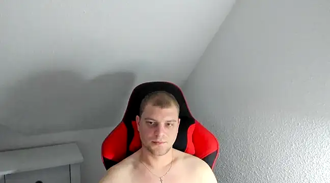 Snapshot of Kozik1992 chatting on 22, 3, 2025 Kozik1992 online show from 22, 3, 2025