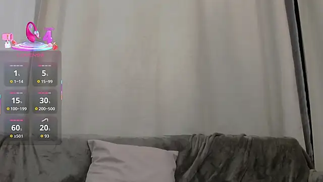 Snapshot of JanelleBrown_ chatting on 3, 10, 2025 JanelleBrown online show from 3, 10, 2025