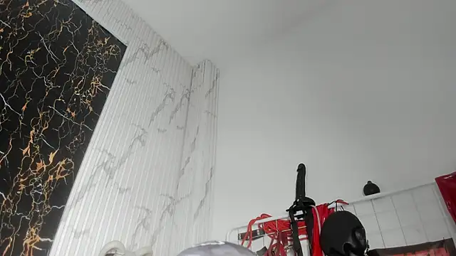 Guxplo  online show from 25, 2, 2026