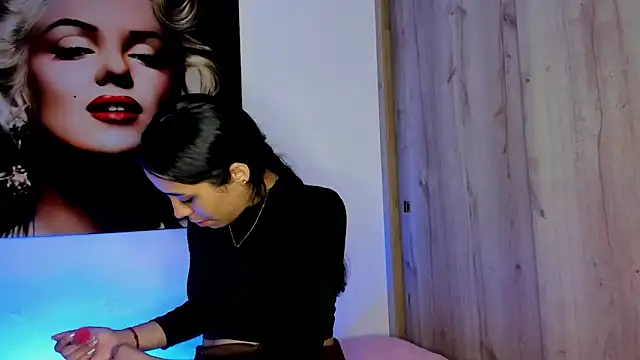 Snapshot of TANIA_06 chatting on 2, 10, 2025 TANIA 06 online show from 2, 10, 2025