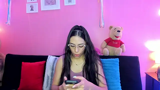 Snapshot of TANIA_06 chatting on 19, 10, 2025 TANIA 06 online show from 19, 10, 2025