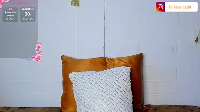 Snapshot of LiaHansson chatting on 19, 11, 2025 LiaHansson online show from 19, 11, 2025