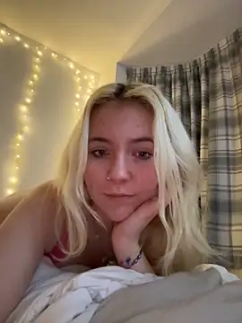Snapshot of Blondie_Sofia_Essexbabe chatting on 2, 3, 2025 Blondie Sofia Essexbabe online show from 2, 3, 2025