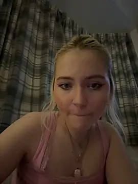 Snapshot of Blondie_Sofia_Essexbabe chatting on 3, 3, 2025 Blondie Sofia Essexbabe online show from 3, 3, 2025