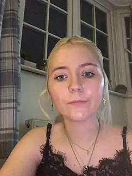 Snapshot of Blondie_Sofia_Essexbabe chatting on 13, 3, 2025 Blondie Sofia Essexbabe online show from 13, 3, 2025