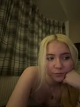 Snapshot of Blondie_Sofia_Essexbabe chatting on 16, 3, 2025 Blondie Sofia Essexbabe online show from 16, 3, 2025