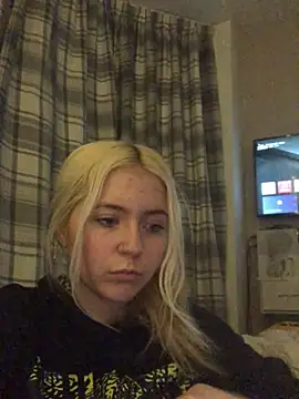 Snapshot of Blondie_Sofia_Essexbabe chatting on 17, 3, 2025 Blondie Sofia Essexbabe online show from 17, 3, 2025