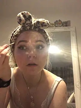 Snapshot of Blondie_Sofia_Essexbabe chatting on 20, 3, 2025 Blondie Sofia Essexbabe online show from 20, 3, 2025