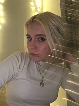 Snapshot of Blondie_Sofia_Essexbabe chatting on 23, 3, 2025 Blondie Sofia Essexbabe online show from 23, 3, 2025