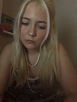 Snapshot of Blondie_Sofia_Essexbabe chatting on 5, 10, 2025 Blondie Sofia Essexbabe online show from 5, 10, 2025