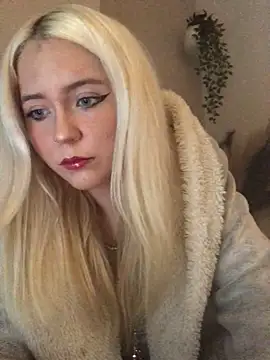 Snapshot of Blondie_Sofia_Essexbabe chatting on 21, 10, 2025 Blondie Sofia Essexbabe online show from 21, 10, 2025