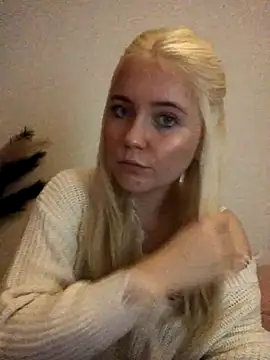 Snapshot of Blondie_Sofia_Essexbabe chatting on 5, 11, 2025 Blondie Sofia Essexbabe online show from 5, 11, 2025