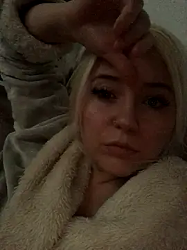 Snapshot of Blondie_Sofia_Essexbabe chatting on 26, 11, 2025 Blondie Sofia Essexbabe online show from 26, 11, 2025