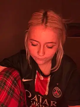 Snapshot of Blondie_Sofia_Essexbabe chatting on 30, 11, 2025 Blondie Sofia Essexbabe online show from 30, 11, 2025