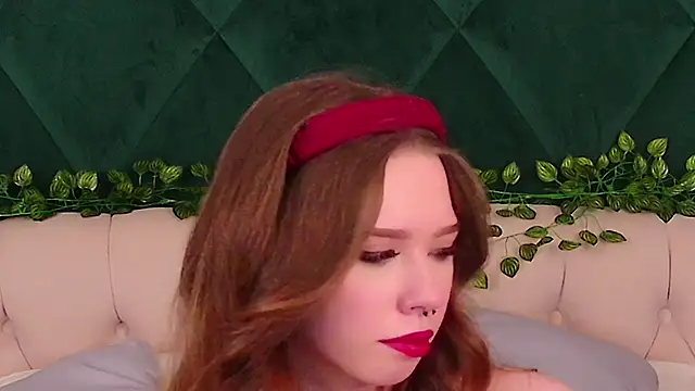 Snapshot of Sierra_Fane chatting on 19, 2, 2025 Sierra Fane online show from 19, 2, 2025