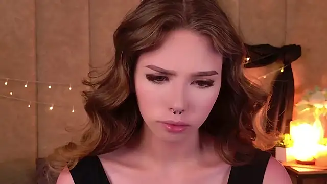 Snapshot of Sierra_Fane chatting on 9, 9, 2025 Sierra Fane online show from 9, 9, 2025