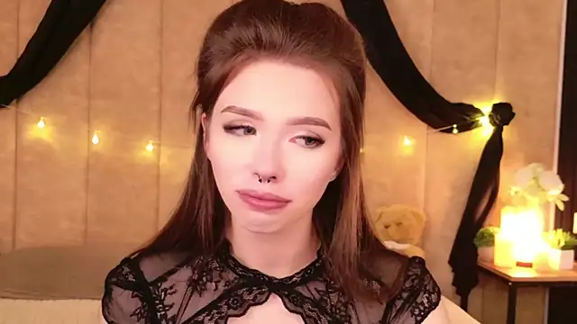 Snapshot of Sierra_Fane chatting on 19, 10, 2025 Sierra Fane online show from 19, 10, 2025