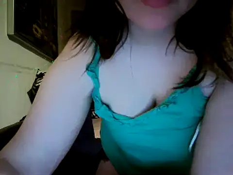 Snapshot of KamillaLaLove chatting on 1, 3, 2025 KamillaLaLove online show from 1, 3, 2025