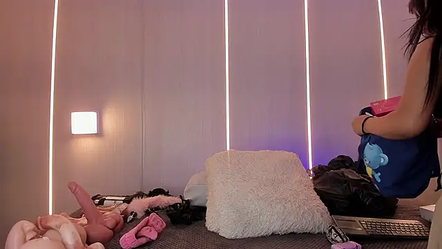 sasha riverss online show from 8, 5, 2026