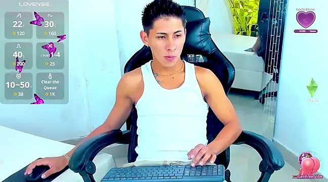 Snapshot of Angel_Medina chatting on 2, 3, 2025 Angel Medina online show from 2, 3, 2025