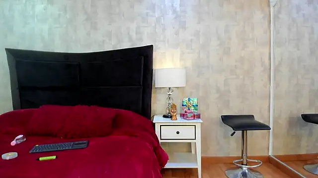 NahomyCarther online show from 16, 12, 2025