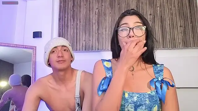 Snapshot of aron_and_paula chatting on 23, 9, 2025 aron and paula online show from 23, 9, 2025