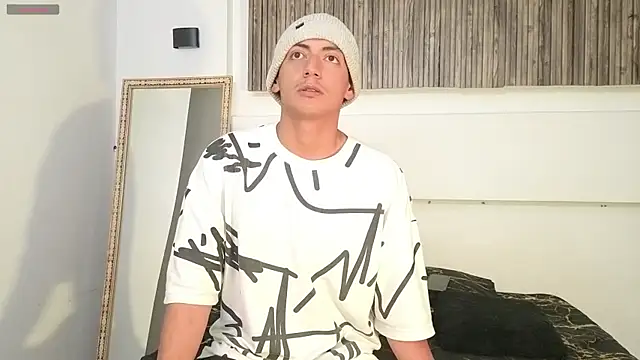 Snapshot of aron_and_paula chatting on 25, 9, 2025 aron and paula online show from 25, 9, 2025