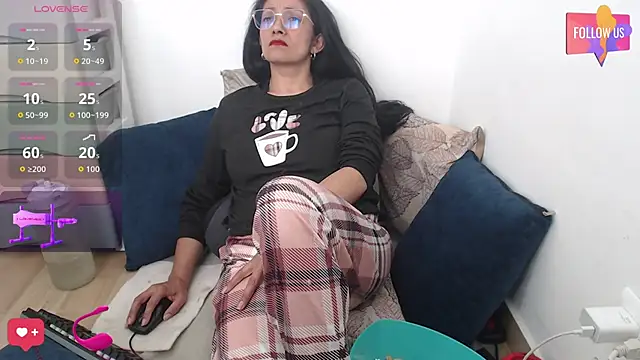 Snapshot of Sexyqueen_mature_ chatting on 13, 11, 2025 Sexyqueen mature online show from 13, 11, 2025