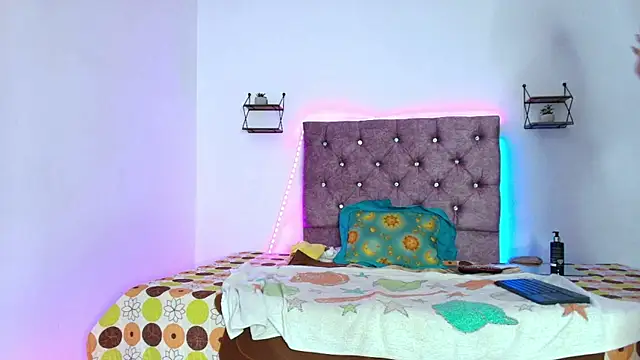 Snapshot of Rousemilf4u chatting on 9, 4, 2026 Rousemilf4u online show from 9, 4, 2026