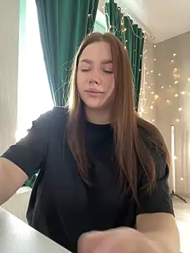 Snapshot of Milana_mil chatting on 26, 2, 2025 Milana mil online show from 26, 2, 2025