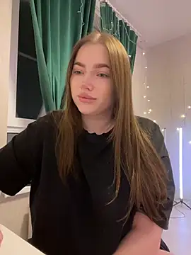 Snapshot of Milana_mil chatting on 28, 2, 2025 Milana mil online show from 28, 2, 2025