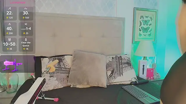 Carlaguzman  online show from 5, 11, 2025