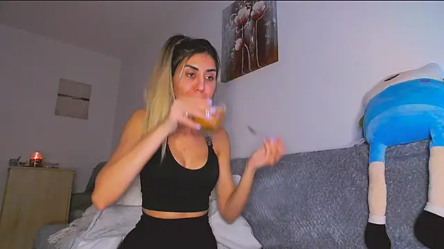 SweetJessy26 online show from 20, 3, 2025