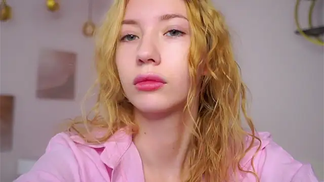 Snapshot of SunnivaCovil chatting on 15, 2, 2026 SunnivaCovil online show from 15, 2, 2026