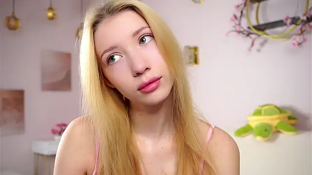 Snapshot of SunnivaCovil chatting on 23, 2, 2026 SunnivaCovil online show from 23, 2, 2026