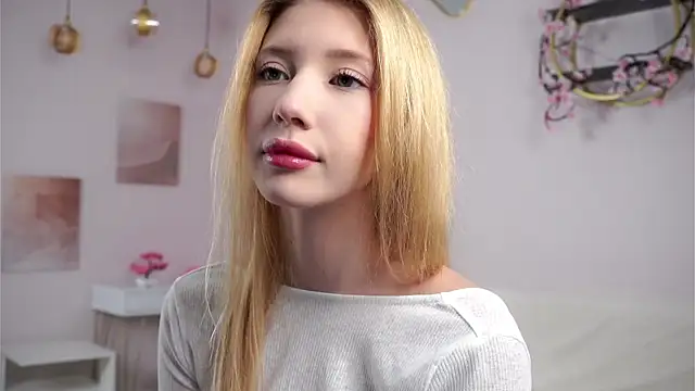 Snapshot of SunnivaCovil chatting on 25, 3, 2026 SunnivaCovil online show from 25, 3, 2026