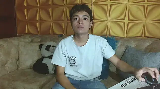 Snapshot of CamilowhiteS chatting on 13, 3, 2025 CamilowhiteS online show from 13, 3, 2025
