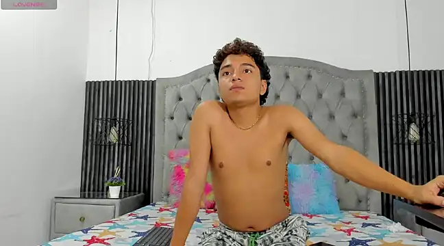 Snapshot of CamilowhiteS chatting on 17, 3, 2025 CamilowhiteS online show from 17, 3, 2025