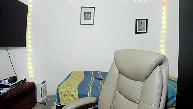 Snapshot of babymaik chatting on 14, 10, 2025 babymaik online show from 14, 10, 2025