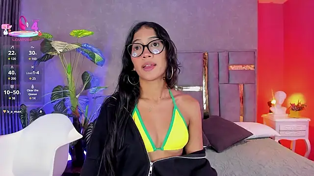 Tyla Ks online show from 6, 3, 2026