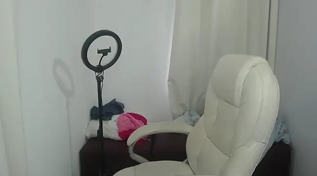 Mature 2025 online show from 1, 3, 2025