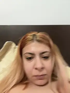 Snapshot of KittieHallo chatting on 5, 3, 2025 KittieHallo online show from 5, 3, 2025