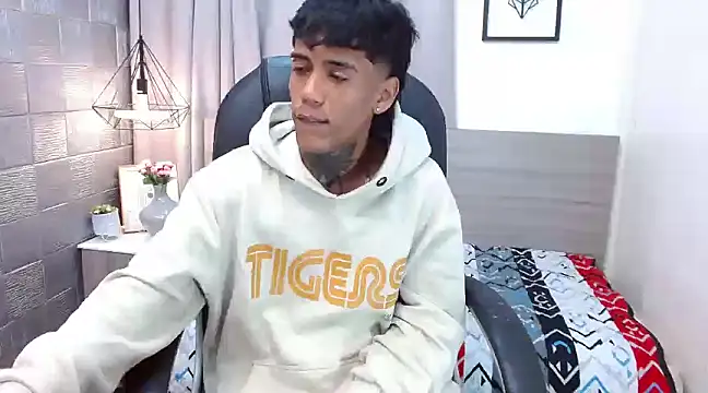 RyanKing19 online show from 5, 3, 2025