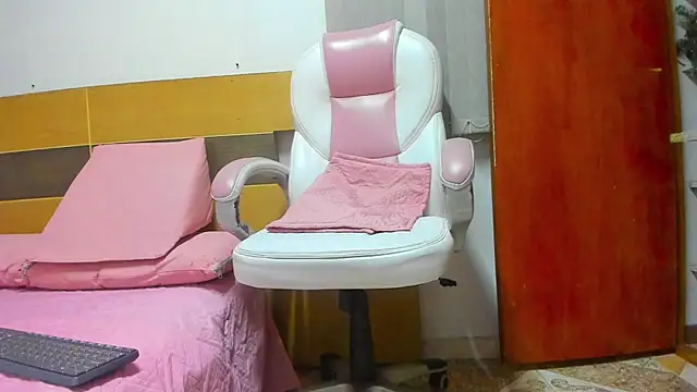 abigail fx online show from 11, 3, 2025